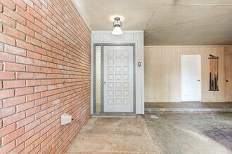5006 57th St in Lubbock, TX - Foto de edificio - Building Photo