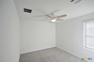 2414 Legends Crk in New Braunfels, TX - Foto de edificio - Building Photo