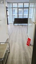33 Charles St E in Toronto, ON - Building Photo - Building Photo