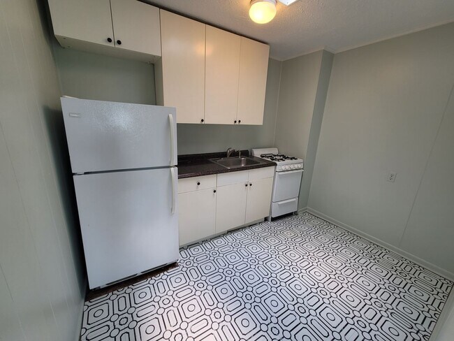 2929 N Calvert St in Baltimore, MD - Building Photo - Building Photo