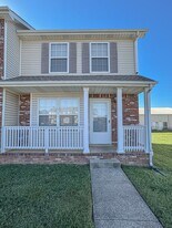 207 Tree Line Dr in Oak Grove, KY - Building Photo