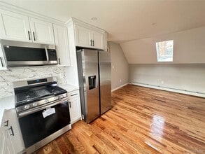 137-14 Bedell St in Queens, NY - Building Photo - Building Photo