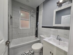 4524 N Central Park Ave, Unit 2nd floor in Chicago, IL - Building Photo - Building Photo