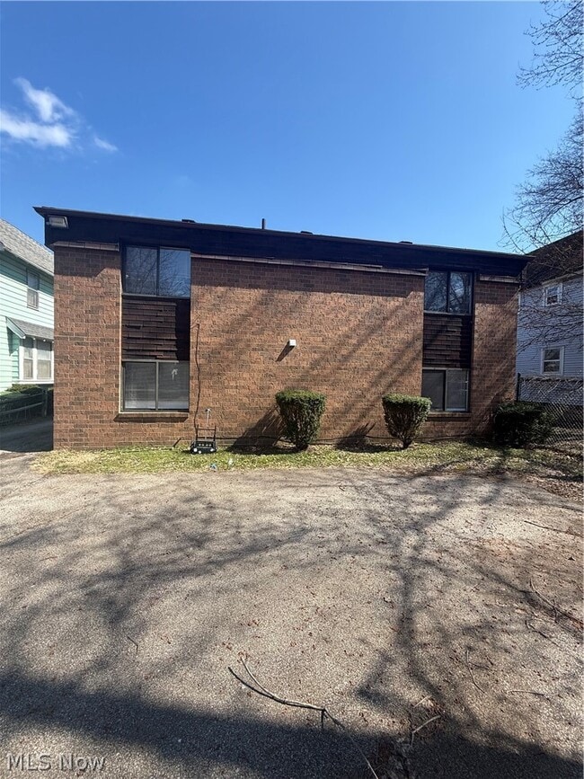 658 Sumner St in Akron, OH - Building Photo - Building Photo