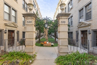 520-28 W. Surf St. in Chicago, IL - Building Photo - Building Photo