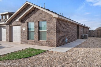 1626 133rd St, Unit B in Lubbock, TX - Building Photo - Building Photo