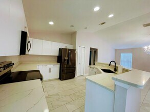2333 SW Wynnewood St in Port St. Lucie, FL - Building Photo - Building Photo