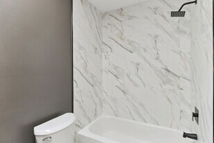 2414 Lime Tree Dr in Edgewater, FL - Building Photo