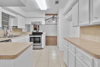 59 Artesian Oaks Dr in Conroe, TX - Building Photo - Building Photo