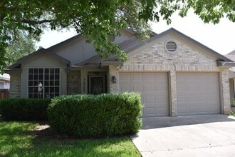 7805 Kincheon Ct in Austin, TX - Building Photo - Building Photo