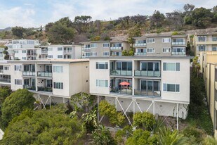 Malibu Coastline Apartments in Malibu, CA - Building Photo