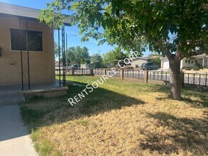 45545 Fig Ave in Lancaster, CA - Building Photo - Building Photo