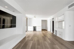 6061 Collins Ave in Miami Beach, FL - Building Photo