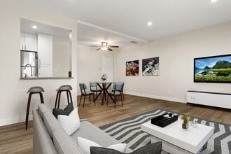 The Meadows at Westlake Village in Westlake Village, CA - Foto de edificio - Building Photo