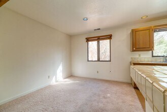 356 Calle Loma Norte in Santa Fe, NM - Building Photo - Building Photo