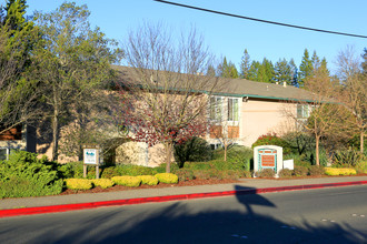 Sebastapol Garden Apartments in Sebastopol, CA - Building Photo - Building Photo