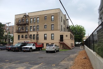 44 Franklin Ave in New Rochelle, NY - Foto de edificio - Building Photo