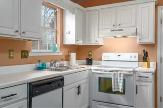 201 Willow Creek S Cir in Alabaster, AL - Foto de edificio - Building Photo