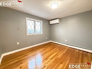 110 Pine Hill Cir in Waltham, MA - Foto de edificio - Building Photo