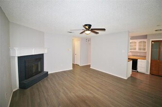 4744 Meadow Trail Dr in Dallas, TX - Building Photo - Building Photo