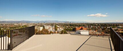 3849 Don Tomaso Dr in Los Angeles, CA - Foto de edificio - Building Photo