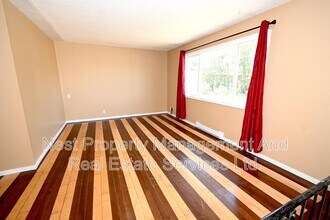 2428 Oak St in Prince George, BC - Building Photo - Building Photo