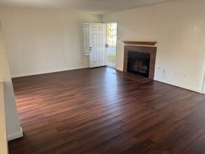 6936 Village Green Dr in Stockton, CA - Building Photo - Building Photo