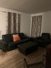 16340 NW 17th Ct in Opa Locka, FL - Foto de edificio - Building Photo