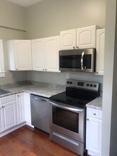 823 E Henry St in Savannah, GA - Building Photo - Building Photo
