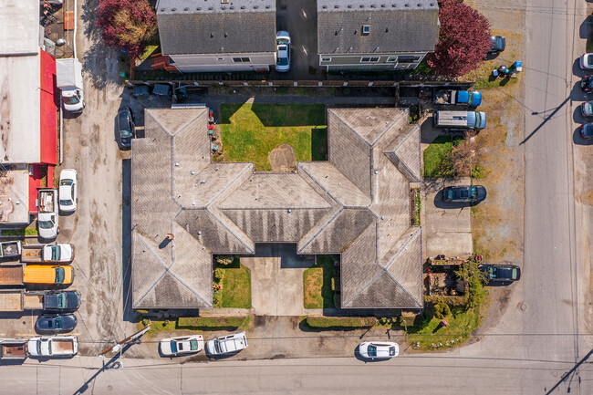 Whitman Apartments in Seattle, WA - Building Photo - Building Photo