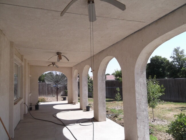 6209 Indian Peaks Ave in Bakersfield, CA - Building Photo - Building Photo