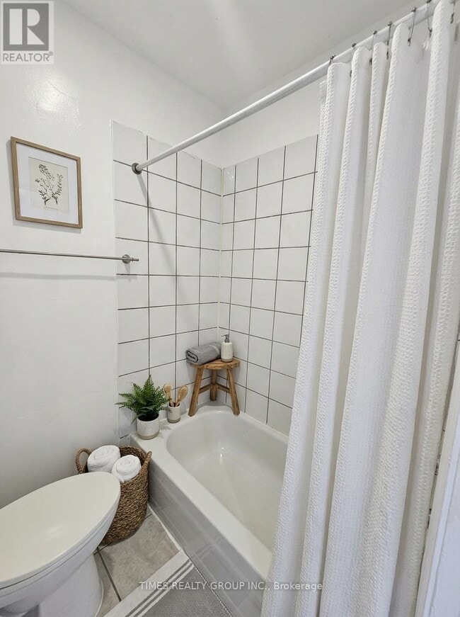 1566 Avenue Rd in Toronto, ON - Building Photo - Building Photo