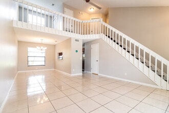 1019 Burnett St in Oviedo, FL - Building Photo - Building Photo