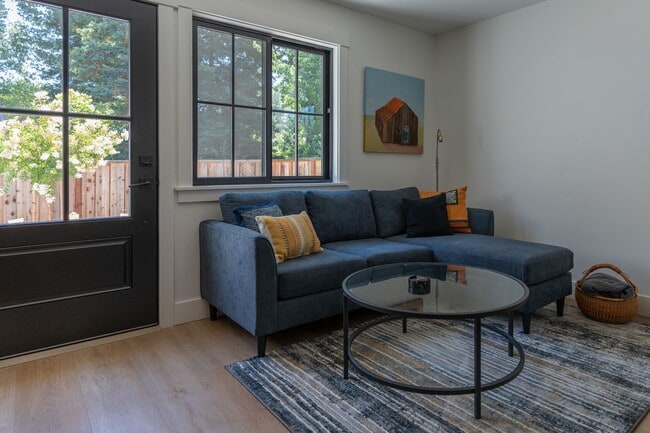 1110 Glen Rd in Lafayette, CA - Building Photo - Building Photo