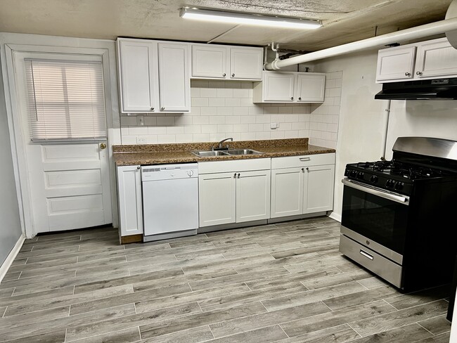 3425 N Monticello Ave, Unit G in Chicago, IL - Building Photo - Building Photo
