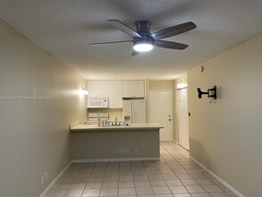 2771 Riverside Dr, Unit 509A in Coral Springs, FL - Building Photo - Building Photo