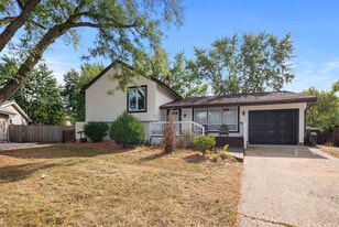 225 Kedvale Ct in Bolingbrook, IL - Building Photo