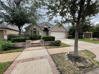 18823 Cove Pointe Dr in Cypress, TX - Building Photo - Building Photo