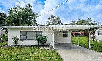 2465 Highland Acres Dr in Clearwater, FL - Building Photo