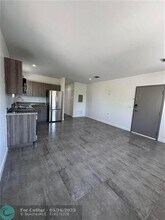 165 NW 39th St in Miami, FL - Building Photo - Building Photo