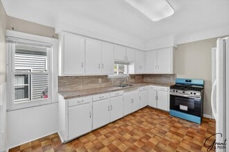 24408 Lambrecht Ave in Eastpointe, MI - Building Photo - Building Photo