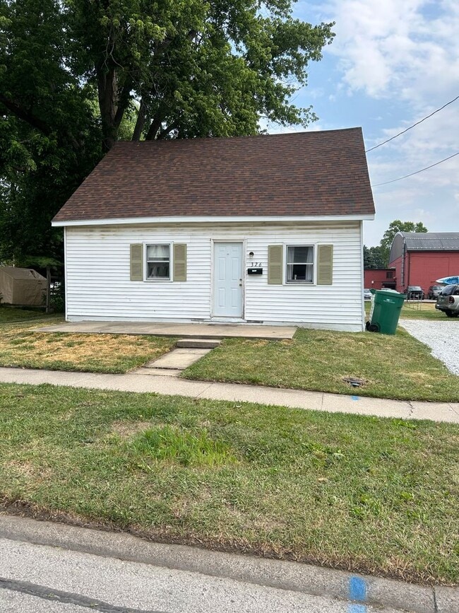 326 W Jefferson St in Macomb, IL - Building Photo - Building Photo