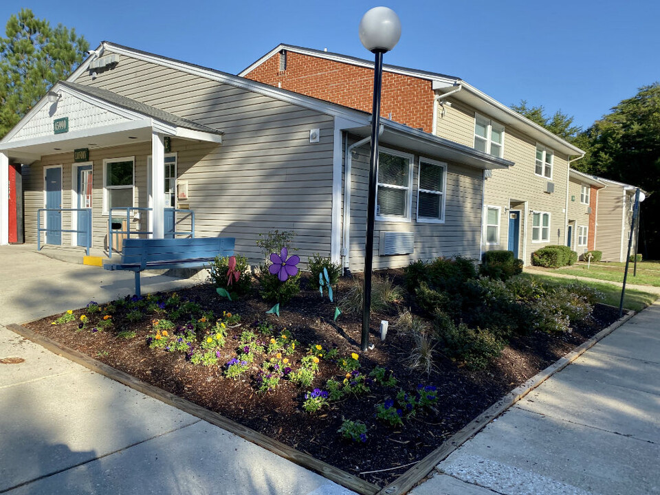 Great Mills Court in Lexington Park, MD - Foto de edificio