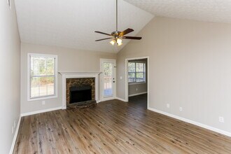 816 Ruswood Rd in Winder, GA - Foto de edificio - Building Photo