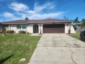 3089 Kingston St in Port Charlotte, FL - Building Photo