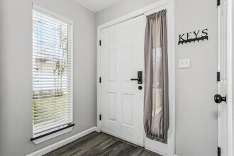 6918 Sea Turtle Cir in Navarre, FL - Foto de edificio - Building Photo