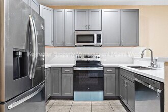 4649 SW 75th Way in Davie, FL - Building Photo - Building Photo
