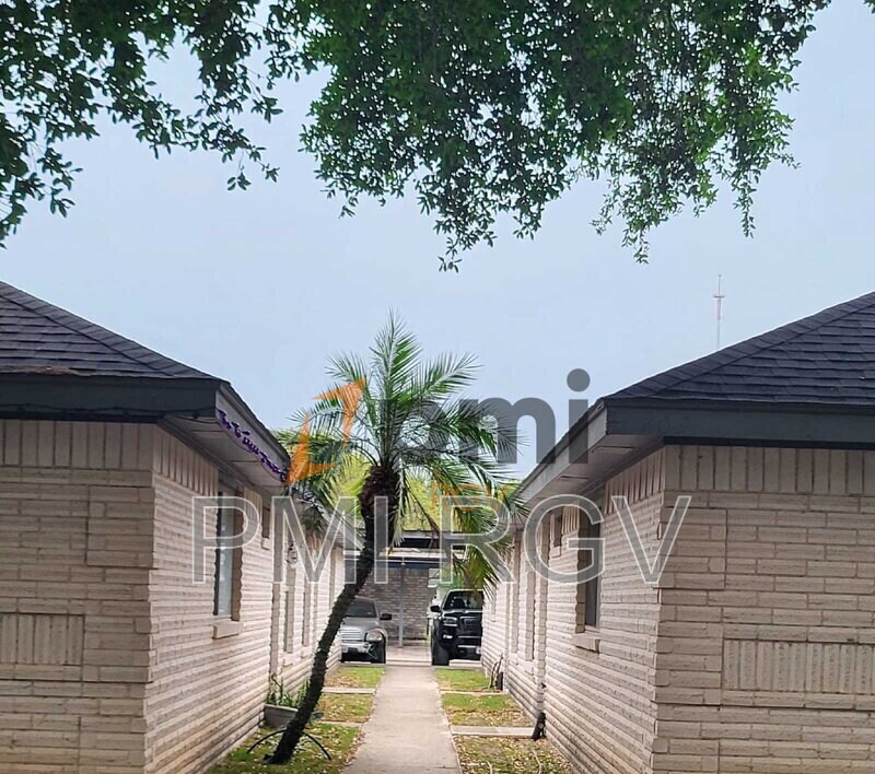 709 Robin Ave in McAllen, TX - Building Photo