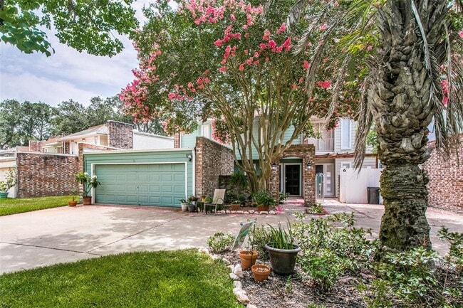 property at 5 Dorado Dr