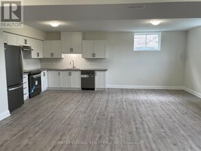 184 Sanderling Crescent in Kawartha Lakes, ON - Building Photo - Building Photo